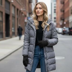 NWT Isotoner Women’s Chenille Touchscreen Enabled‎ Gloves Gift Stocking Stuffer